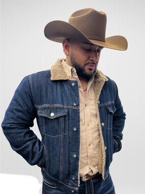 Amigos Pro Shop APS Denim Trucker Jacket Dark Denim Small NWT